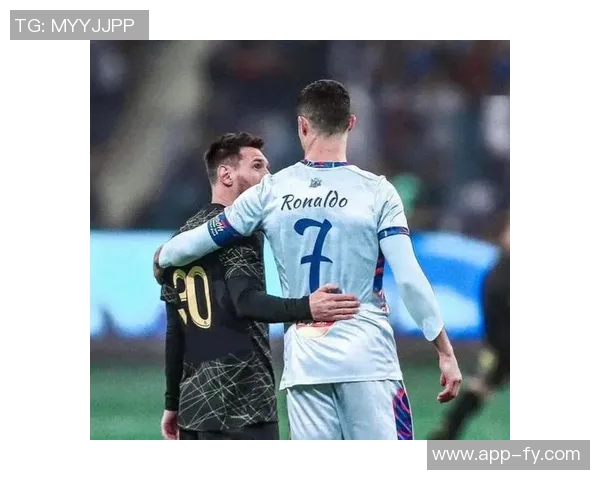 赫罗纳传奇球员称赞C罗为禁区杀手梅西更具比赛决定性能力